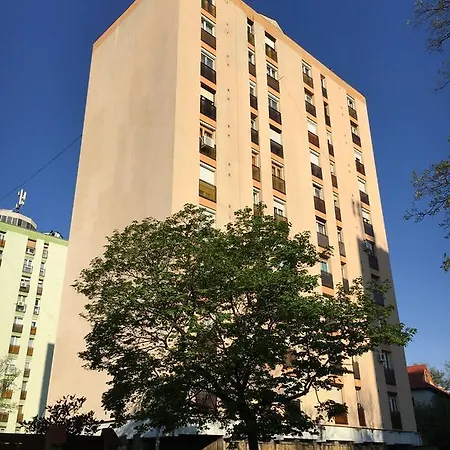 Hetedik Apartment *